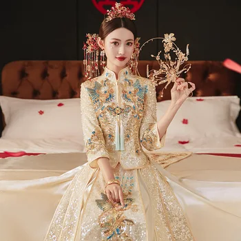 Булчинската рокля на булката с лъскави пайети, расшитое мъниста, бродерии павлина цвят шампанско, Рокли, булчински комплект в китайски стил