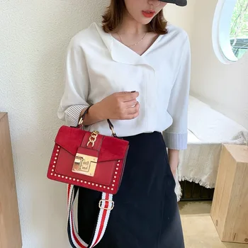 Просто нова мода ежедневни малка квадратна чанта на едно рамо с матово заклепкой, ежедневна чанта през рамо с едно рамо