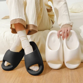 2023 Модни обикновена лаконичен летни домашни дамски чехли на равна подметка леки домашни чехли за баня мъжки двойки пързалки