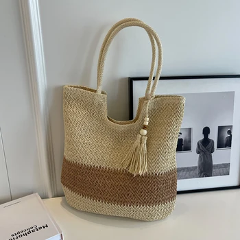 Лятна плажна чанта за жени, модни тъкани чанти, дизайнерски разкошна сламена чанта ръчна изработка на рамото с пискюли, прости пътни чанти