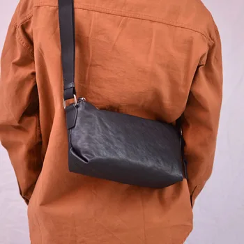 AETOO Мъжки мека кожена чанта от телешка кожа с централен слой за пътуване до работа, лесна чанта през рамо за отдих в стил ретро 